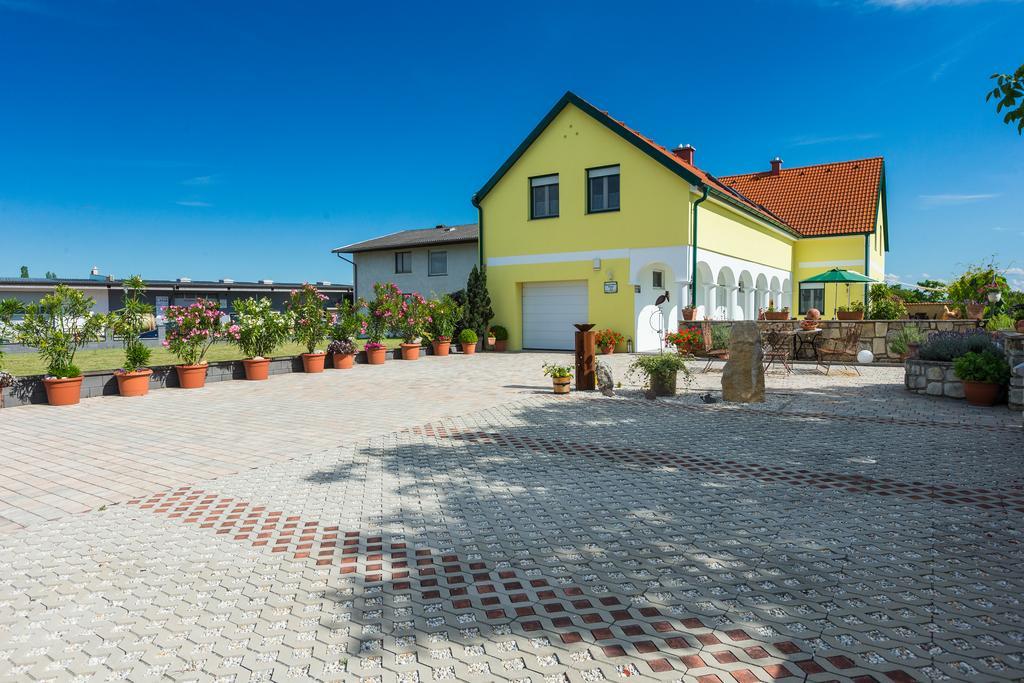 Appartementhaus Freiler Mörbisch am See Extérieur photo